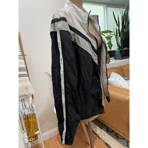 Pink varsity jacket - Picture 3 of 3